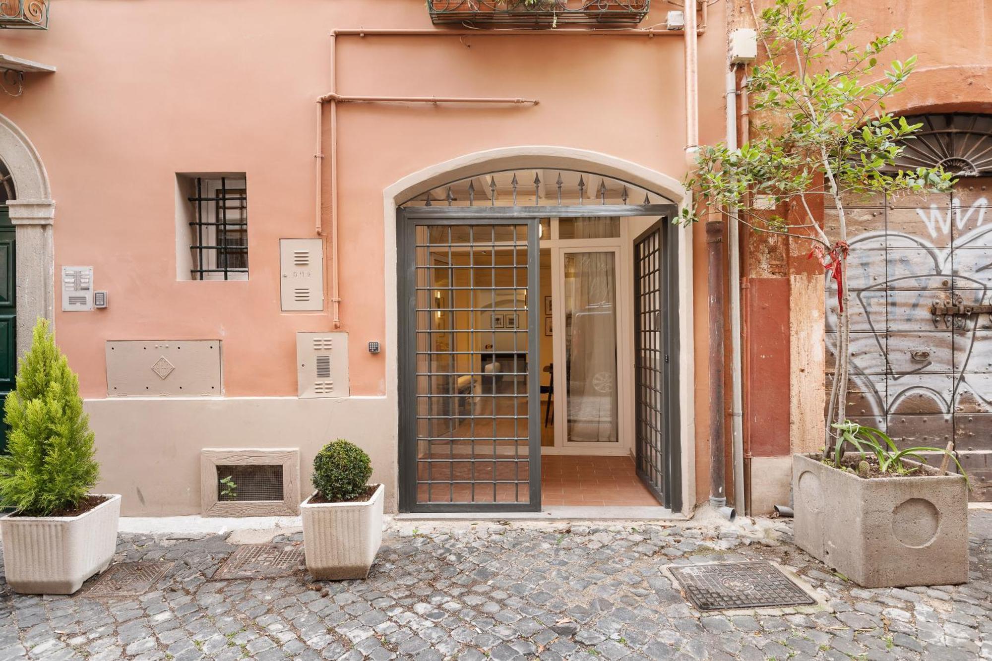 Leopardo Boutique Apartment In Trastevere — Photos 3