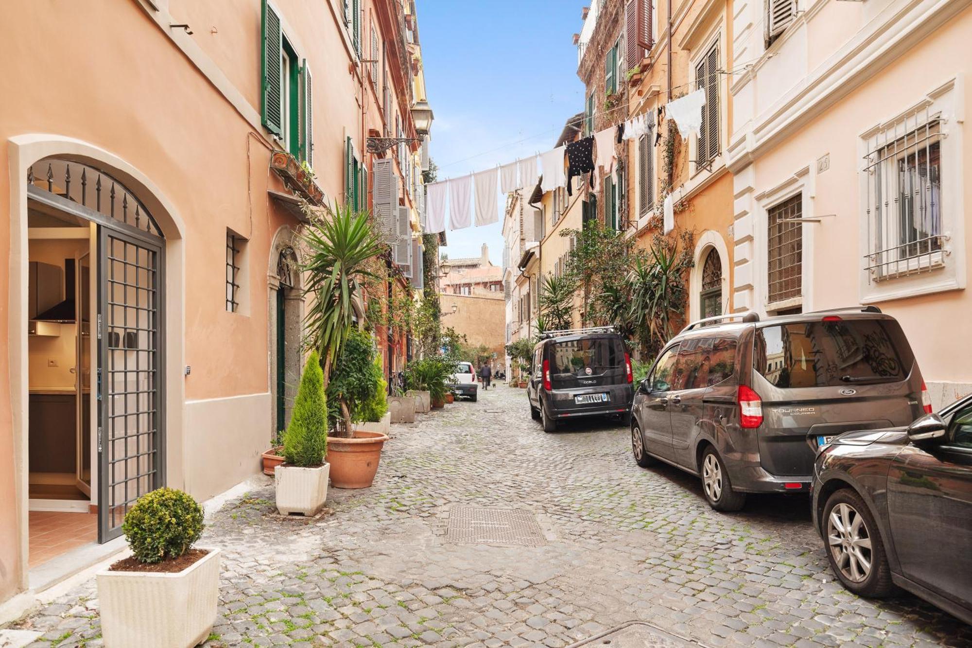 Leopardo Boutique Apartment In Trastevere — Photos 1